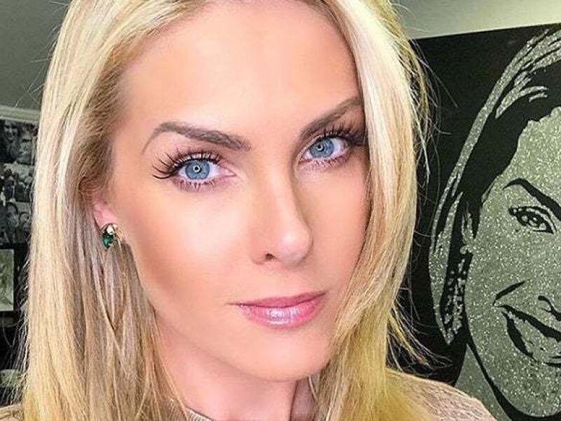 Ana Hickmann posa de biquíni e volume rouba a cena Fátima News