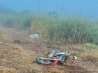 TRAGÉDIA: Motociclista que morreu em batida com van tinha 17 anos quando seguia para o trabalho