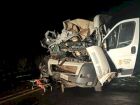 Acidente entre carreta, camionete e ambulância deixa ao menos 2 mortos