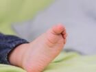 Bebê de 2 meses é espancado e socorrido em estado gravíssimo em MS