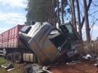 Mulher morre em choque entre carretas em Mato Grosso do Sul