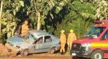 Vítima foi arremessada para fora do carro. (Ponta Porã News)