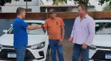 Prefeito Cléber e vice Oncinha entregam chaves e destacam mais um compromisso cumprido em Vicentina  Fotos: Wendel Souza