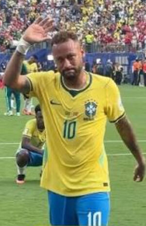 Neymar marca o gol da redenção mas Brasil perde para a Noruega e é elininada na Copa do Mundo