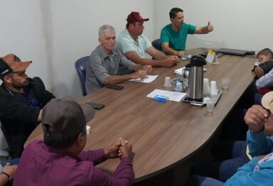 Prefeito reafirma compromisso com os pequenos produtores de Vicentina