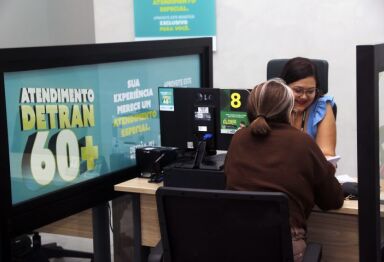 Guichê 60+ aproxima pessoas idosas do mundo digital e garante acesso aos serviços do Detran-MS