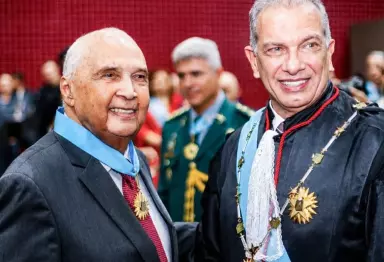 Deputado Londres Machado recebe Ordem do Mérito Eleitoral no grau Grande Oficial
