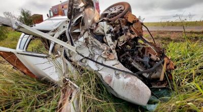 Carro ficou totalmente destruído - Foto: Ivinoticias
