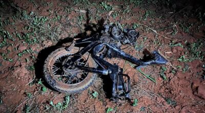 Motocicleta ficou totalmente destruída - Foto: Ivinoticias