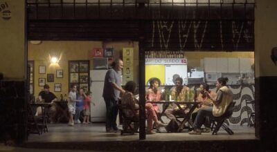 reprodução do filme Curtas Jornadas Noite Adentro (2021), dirigido por Thiago B. Mendonça