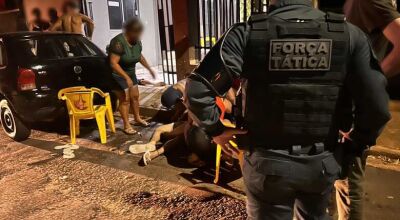 Rapazes foram mortos em frente ao bar 