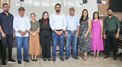 Prefeito Jean e o vice Marcinho junto com o secretariado - Foto: Ivinoticias