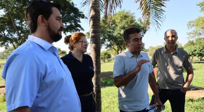 Prefeito Marçal Filho com os secretários municipais durante lançamento da 1ª Festa da Páscoa de Dourados na manhã desta quarta-feira. Foto: A. Frota