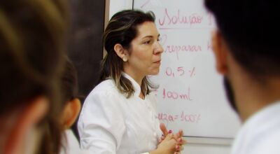 Karimi é professora nos cursos de Farmácia, Biomedicina e Biologia da UNIGRAN