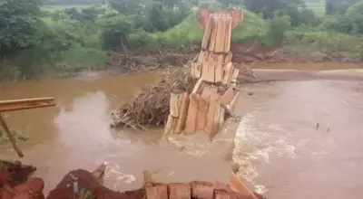 Em 2016, ponte de concreto localizada na MS-382, ruiu em Guia Lopes da Laguna (Foto: Arquivo)... veja mais em https://www.campograndenews.com.br/cidades/interior/em-10-anos-quatro-pontes-de-concreto-desabaram-em-ms