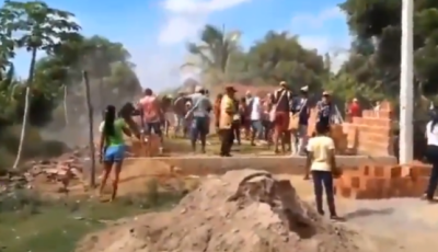 Pastor zomba da fé dos indígenas Trukás que revoltados quebram templo em construção; veja o vídeo 