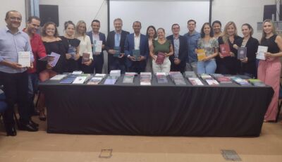 Controladoria-Geral de Mato Grosso do Sul recebe doação de livros do Idams
