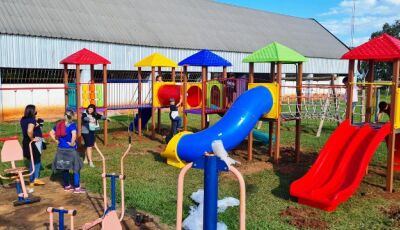 Prefeitura implanta praças de diversão e de lazer para as crianças em Jateí
