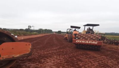 Obra de asfalto no Capão Seco segue  várias frentes de trabalho, com drenagem, base e terraplanagem