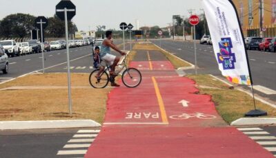 "Agora tem pista para todo mundo", comemora ciclista durante entrega da nova Avenida dos Cafezais