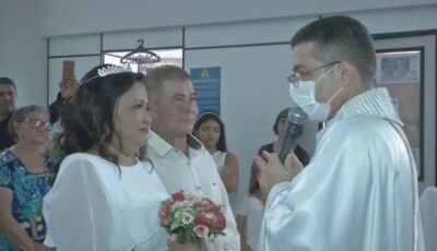 Em tratamento contra doença grave no coração, mulher se casa em hospital; unidos para sempre