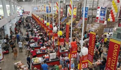 BORA TRABALHAR: Supermercadista abre mais de 700 vagas para pessoas sem experiência; VEJA COMO