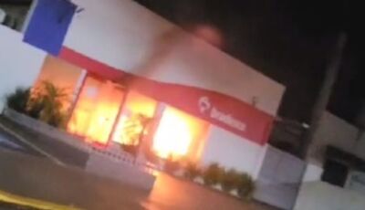 Incêndio atinge agência bancária e destrói caixas em MS