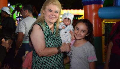 Confira as FOTOS do 1&ordm; dia do Natal de Luzes para as crianças na Praça de Fátima do Sul