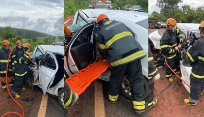 Acidente entre carro e caminhonete deixa um morto em cidade de MS