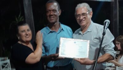 Câmara homenageia Oficial de Justiça, Delzito pelos 37 anos de serviços prestados em Fátima do Sul