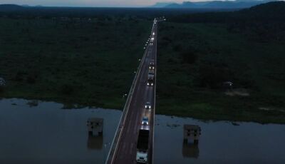 Eficiência: mesmo sob reparos, ponte sobre o rio Paraguai segue aberta para veículos