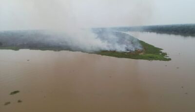 Com reforço de aeronaves e bombeiros, Governo amplia atuação para controlar incêndio no Pantanal MS