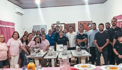 Rotary Club doa máquinas de costura para Rede Feminina de Combate ao Câncer em Fátima do Sul