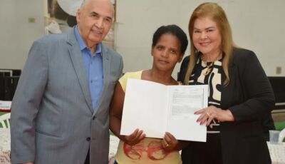 Prefeitura de Fátima do Sul e TJMS entregam 36 escrituras para moradores do bairro Morada do Sol