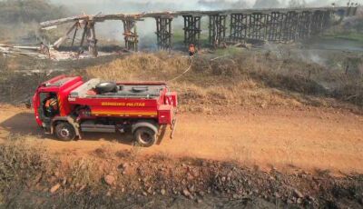 Ponte é destruída por incêndio de grandes proporções no Pantanal sul-mato-grossense; veja VÍDEO