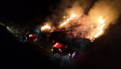 Combate aos incêndios no Pantanal de MS avança pela noite