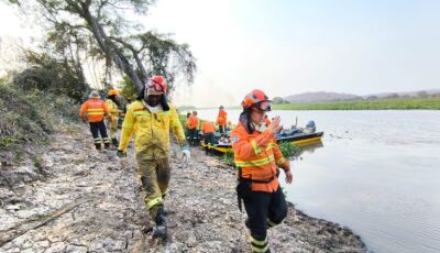 Bombeiros atuam no controle de incêndios florestais em MS e ribeirinhos serão atendidos em ação huma