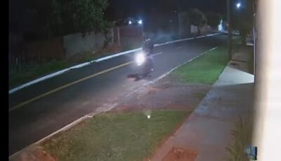 Casa de prefeita é alvejada com 05 tiros por dupla em moto em MS, veja o VÍDEO