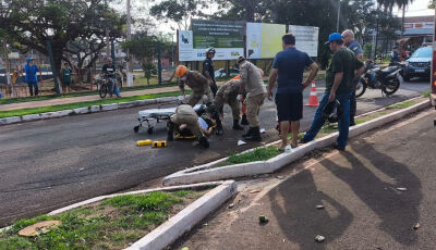 Mulher é levada em estado grave para o HV após ser atropelada por motociclista que fugiu