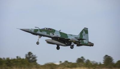 Caça da Força Aérea Brasileira cai na Grande Natal, piloto se ejetou com sucesso