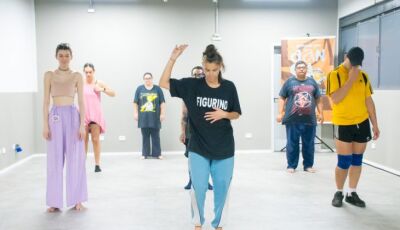 Professores exploram fusão de dança e tecnologia em oficina na Semana pra Dança