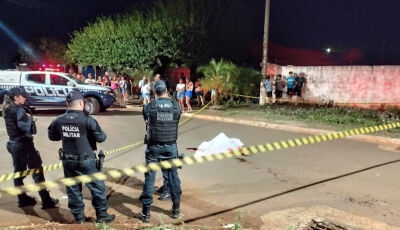 Homem é arrastado para fora de casa e assassinado a facadas