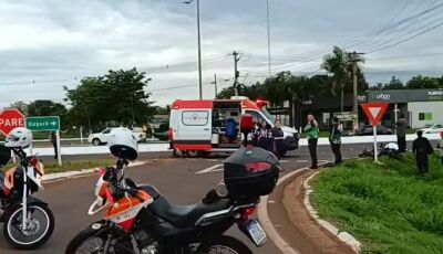 Acidente entre moto e caminhonete mata jovem de 21 anos na rotatória