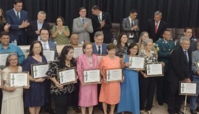 Reconhecimento em vida: Com título e comenda, Câmara homenageia quem fez e faz por Jateí