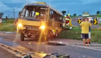 Três vítimas de acidente com micro-ônibus recebem alta; outras duas seguem internadas