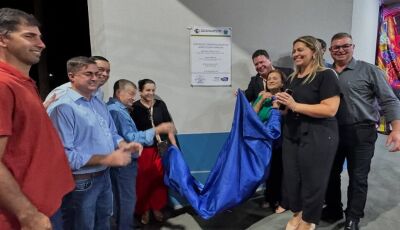 Prefeito inaugura espaço coberto para a feira-livre de Jateí