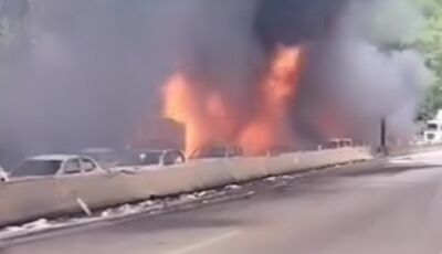 Explosão de carreta carregada com etanol causa incêndio de grandes proporções 