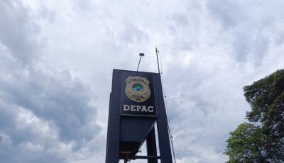 Mulher é presa após esfaquear outras duas que bebiam com o seu marido em casa abandonada