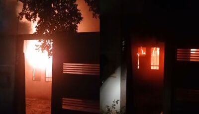 Incêndio destrói casa no Nova