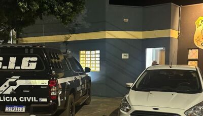 Embriagado, homem invade cena de crime e incita população contra policiais